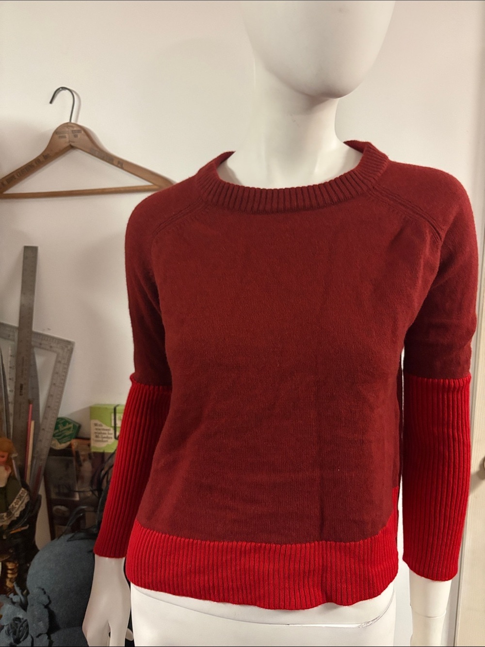 Amour Vert Red Two-Tone Rib Hem Sweater